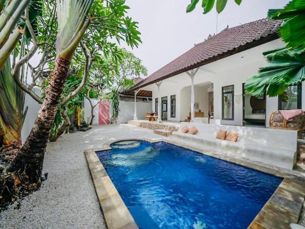 Villa Dadirri - In The Heart Of Seminyak - Walking Distance From Restaurants, Bars And Beach - Perfect Location Exterior photo
