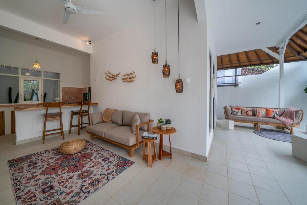 Villa Dadirri - In The Heart Of Seminyak - Walking Distance From Restaurants, Bars And Beach - Perfect Location Exterior photo